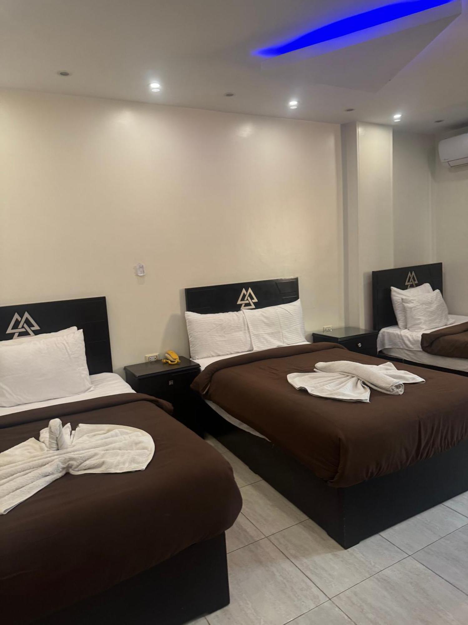 Pyramids And Sphinx Hotel Kafret el-Gabal Exterior foto