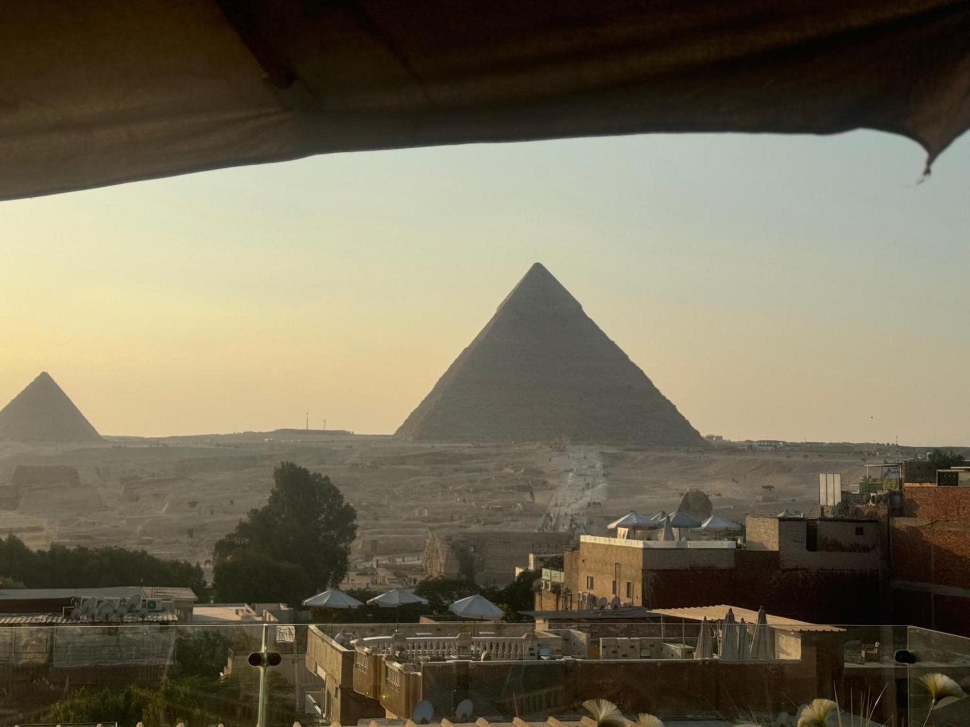 Pyramids And Sphinx Hotel Kafret el-Gabal Exterior foto